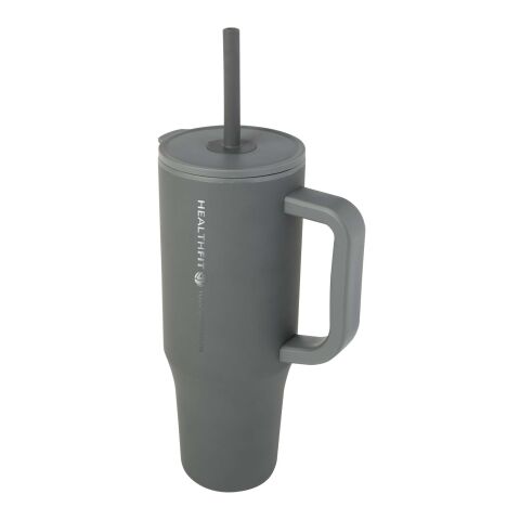 Werbeartikel Brady 900 ml XL-Thermobecher To-Go aus RCS-Edelstahl mit Silikon-Trinkhalm & spritzwassergeschützt – grau – mit Logo bedruckt