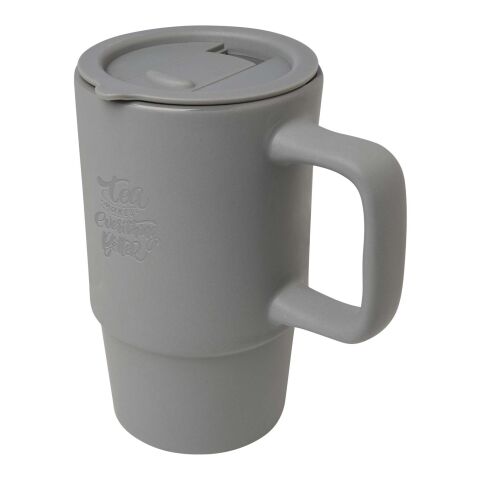 Werbeartikel Carter 450 ml Keramik To-Go-Becher XL-Henkel & auslaufsicherer Deckel spülmaschinenfest matt – grau – mit Logo bedruckt