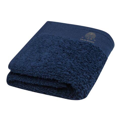 Nachhaltiger Werbeartikel Chloe 550 g/m² Baumwollhandtuch 30 x 50 cm – navy – mit Logo bedruckt