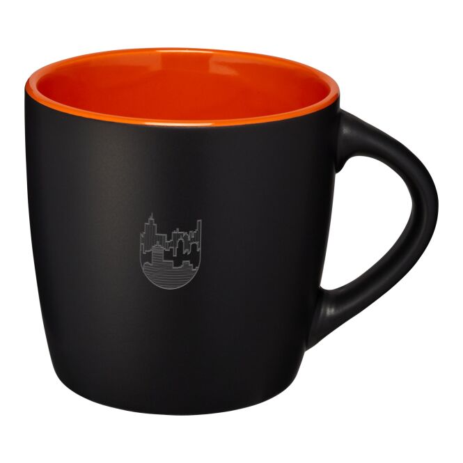Firmengeschenk Keramiktasse Riviera – schwarz-orange – im 48h Express-Druck 340 ml für die Büroküche