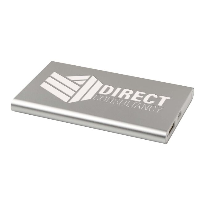 Premium-Werbeartikel Powerbank Pep 4000 mAh USB-C – silber – lasergraviert 48h Express-Gravur nachhaltig für das Mitarbeiter-Onboarding