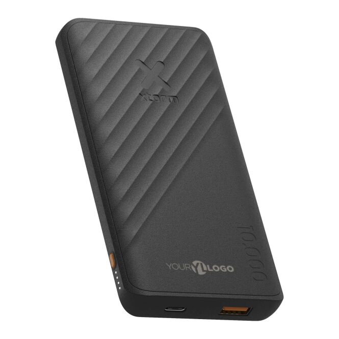 Kundengeschenk Powerbank Xtorm Go2 – schwarz – mit Logo bedruckt 48h Express-Druck 10.000 mAh 15W Schnellladen für Mitarbeiter-Onboarding