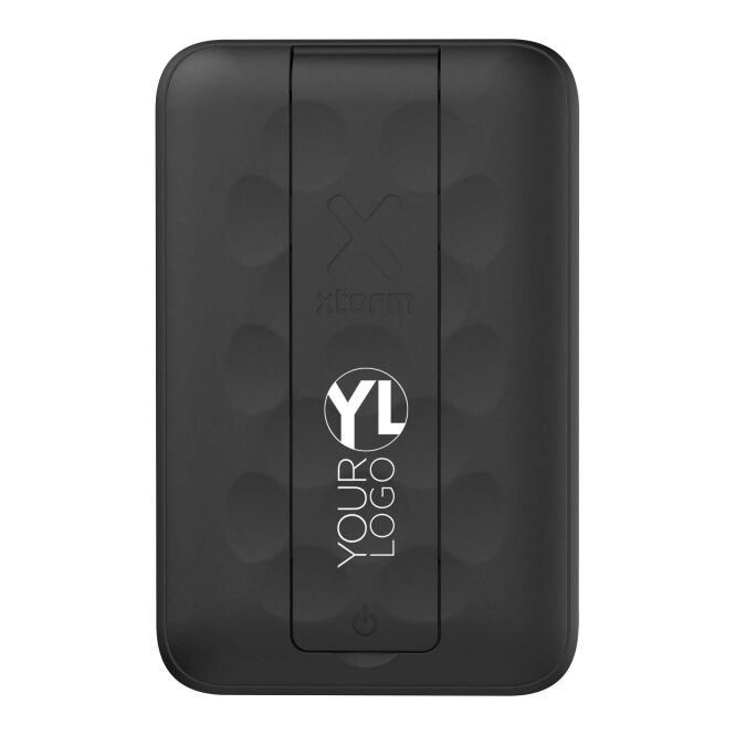 Kundengeschenk Powerbank SCX.design FS5W101 – schwarz – lasergraviert 48h Express-Gravur 10.000 mAh 15W Qi-Standard für das Homeoffice