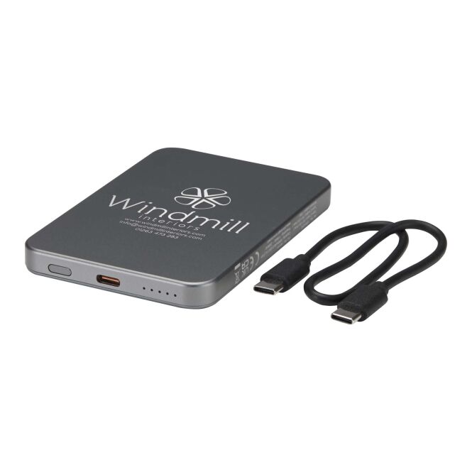 Firmengeschenk Powerbank Avis – gun metal – lasergraviert 48h Express-Gravur 5000 mAh magnetisch nachhaltiges Technik-Werbemittel für das Onboarding