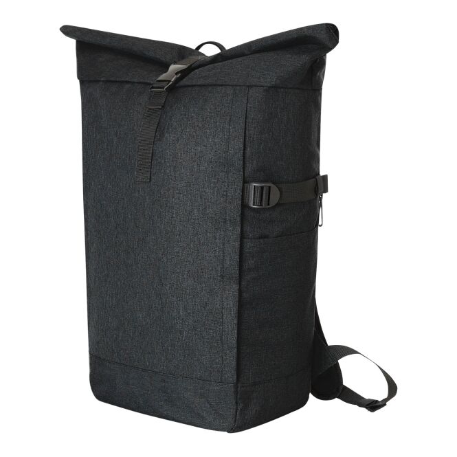 Firmengeschenk Rucksack HALFAR CIRCLE L – schwarz – mit Logo bedruckt aus RPET mit Brustgurt idealer Laptop-Begleiter