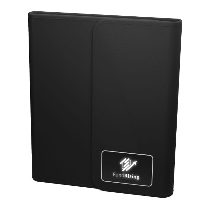 Mitarbeitergeschenk Notizbuch SCX.design O18 – schwarz – mit Logo bedruckt 4000mAh Powerbank 16,5x23,5cm nachhaltiges Journal