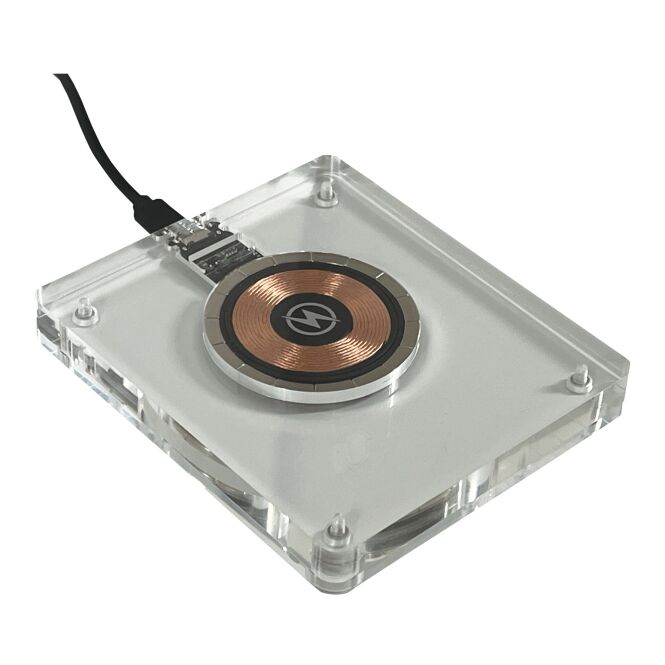 Premium-Werbeartikel Wireless Charger SCX.design W29 – weiss – mit Logo bedruckt 15W für das Homeoffice mit rPET-Ladekabel 11,5x10x1,5cm