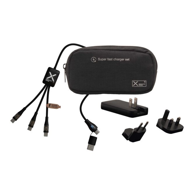 Firmengeschenk SCX.design C56 65W Reiseladegerät – schwarz – mit Logo bedruckt, 65W GaN PD-Technologie, 1m rPET-Kabel für Mitarbeiter