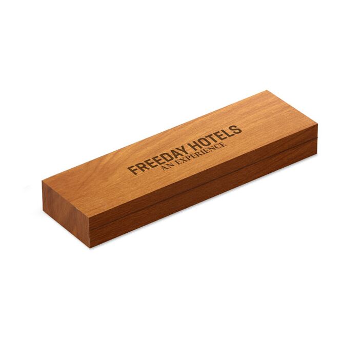 Mitarbeitergeschenk Laserpointer – silber – mit Logodruck, LED-Licht, 3 Knopfzellen, in Holzbox, nachhaltiges Schreibgerät