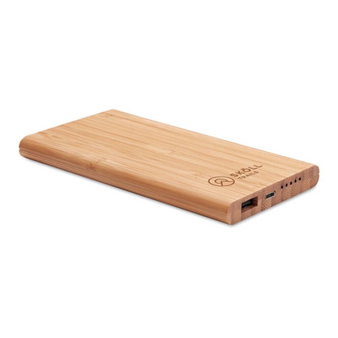 Premium-Werbeartikel Induktive Powerbank Bambus – holzfarben – mit Logo bedruckt 6000 mAh Qi-Standard USB-C nachhaltig für Mitarbeiter-Onboarding