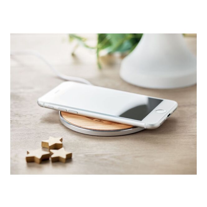 Kundengeschenk Wireless Charger Bambus rund – holzfarben – mit Gravur nachhaltig für das Homeoffice 2 Ladeplätze Qi-Standard