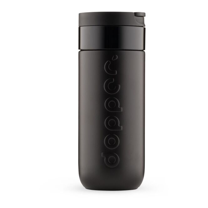 Kundengeschenk Dopper Reisebecher – schwarz – mit Logodruck 400 ml nachhaltiger Thermobecher für das Mitarbeiter-Onboarding