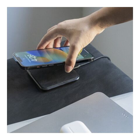 2259 | Xoopar Iné Wireless Fast Charger - Recycled Leather 15W Schwarz | ohne Werbeanbringung | Nicht verfügbar | Nicht verfügbar | Nicht verfügbar